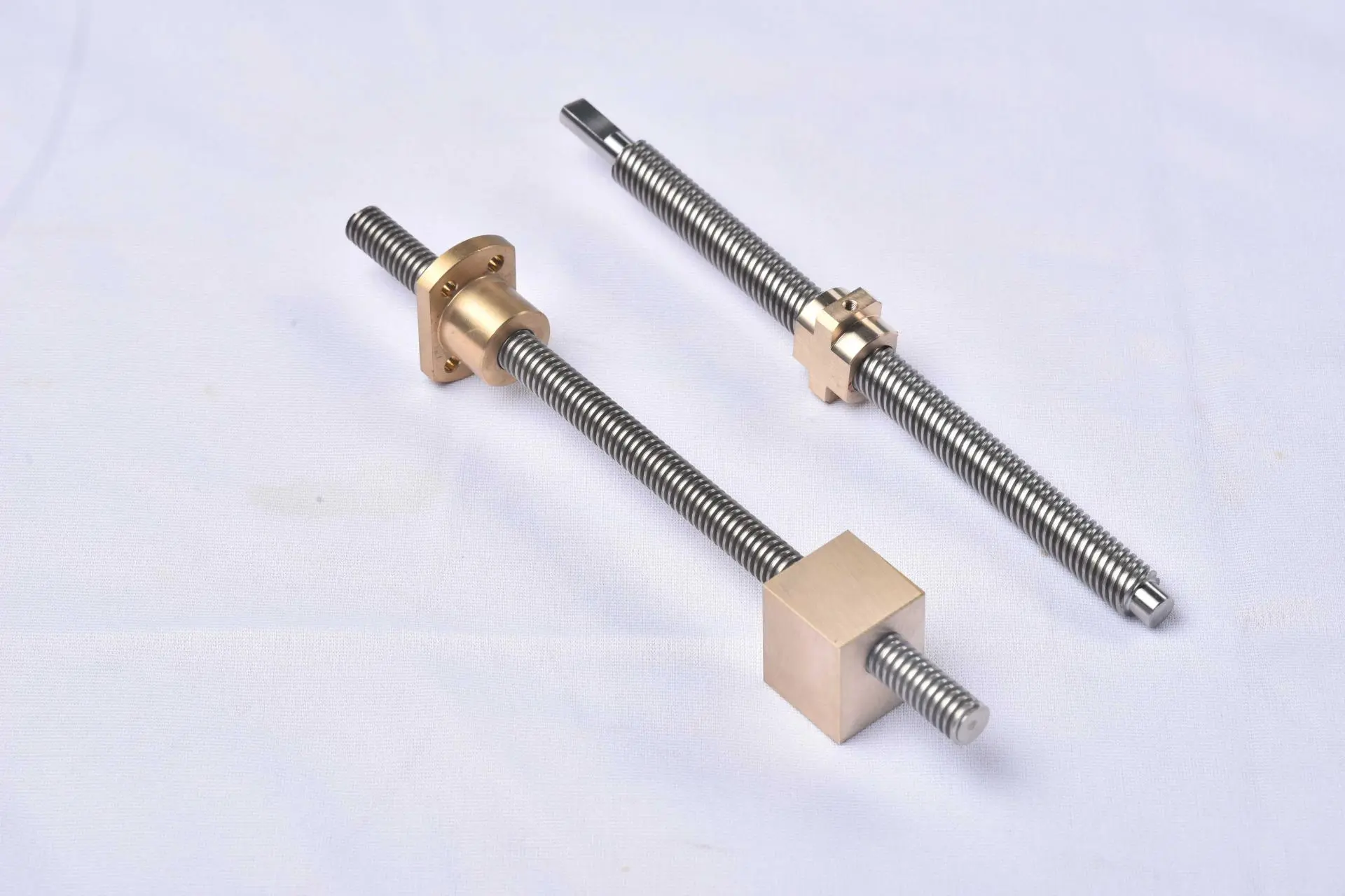 Ang detalyadong paliwanag ng pagkakaiba sa pagitan ng trapezoidal screw at bola na tornilyo. Sapat na basahin ang artikulong ito.