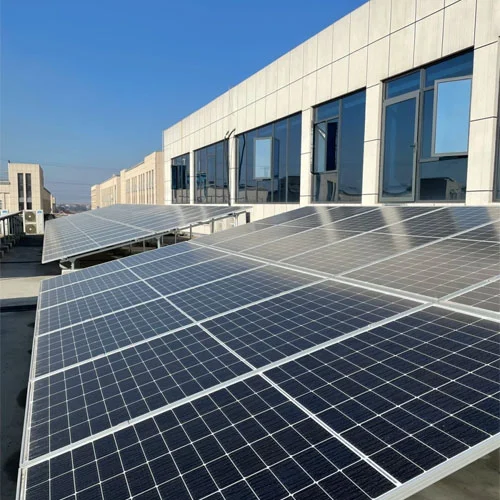 Ang mga panel ng Photovoltaic ay nakakataas at nagpoposisyon